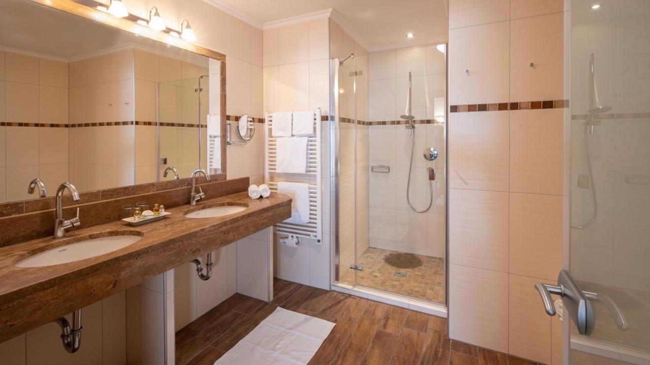 Deluxe Family Suite,1128414480:JPEG