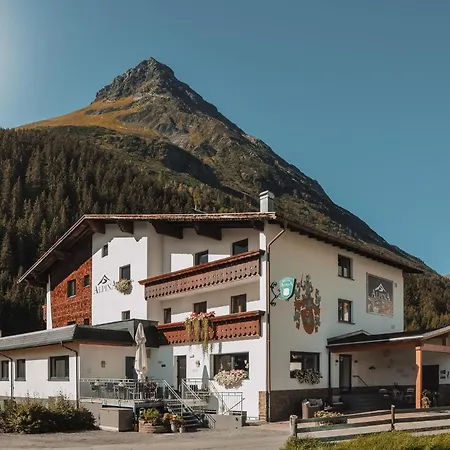 Hotel Alpina-3