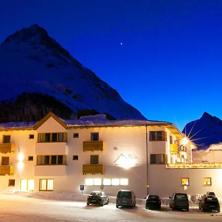 Berghotel Rasis-3