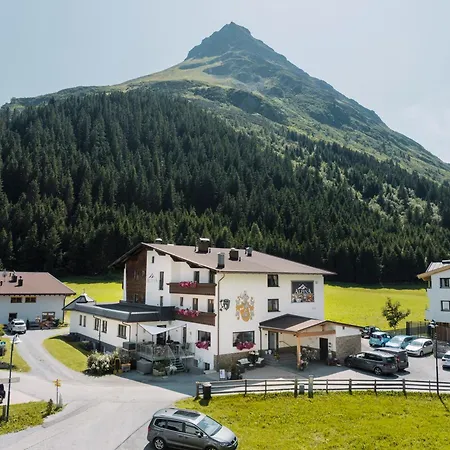 Hotel Alpina-2